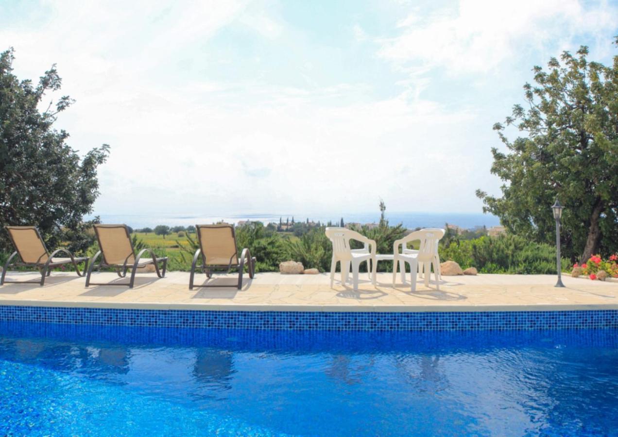 Adonis Villa Coral Bay Exterior photo