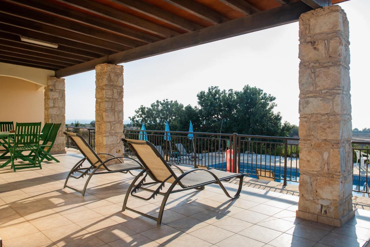 Adonis Villa Coral Bay Exterior photo