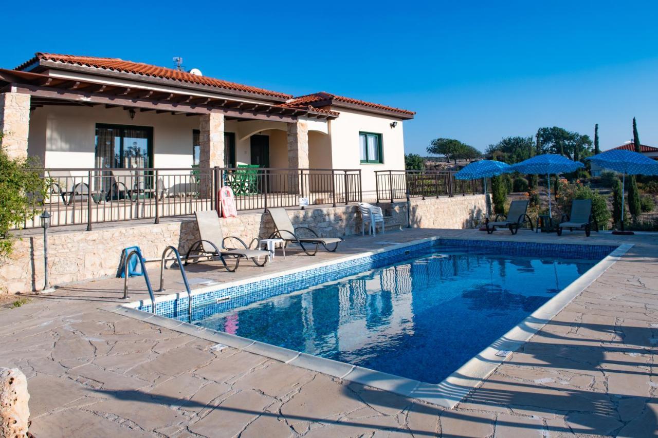 Adonis Villa Coral Bay Exterior photo